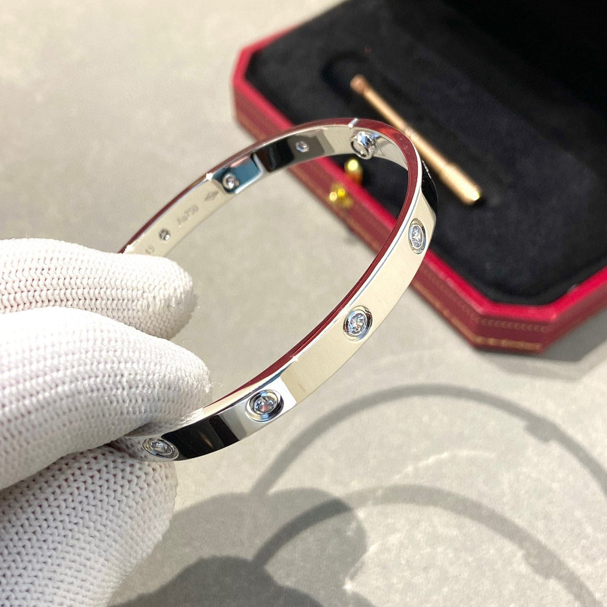 [LumiVibe]LOVE BRACELET 6.1MM 10 DIAMONDS