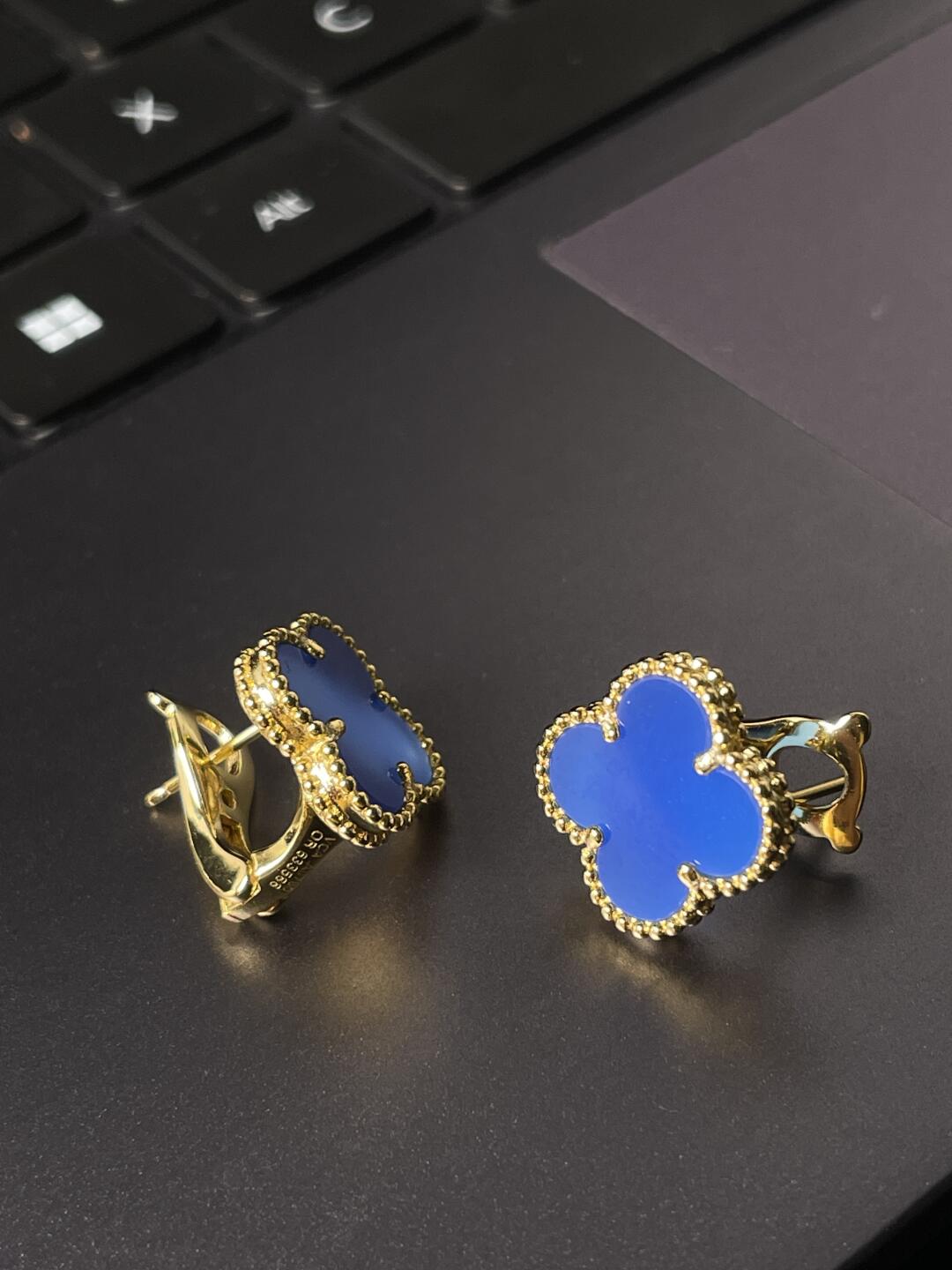 [LumiVibe] CLOVER LARGE (20mm) 1 MOTIFS BLUE MOP STUD EARRINGS