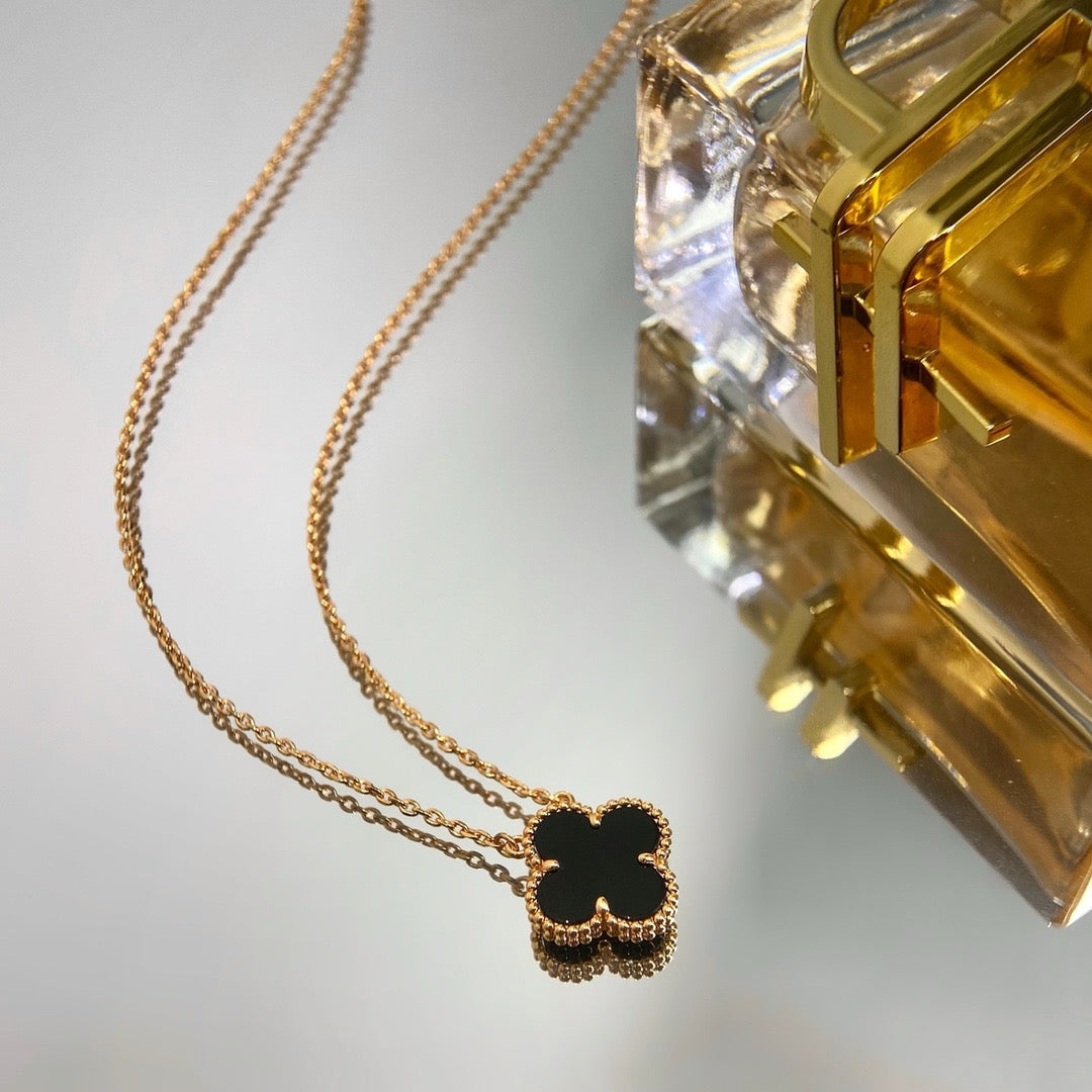 [LumiVibe]CLOVER 15MM BLACK ONYX SINGLE FLOWER NECKLACE