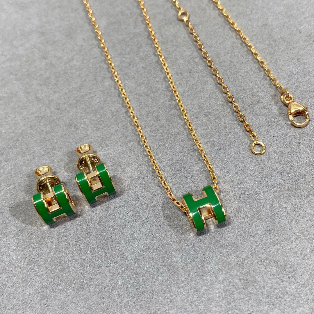 [LumiVibe]POP H GREEN NECKLACE SILVER AND GOLD