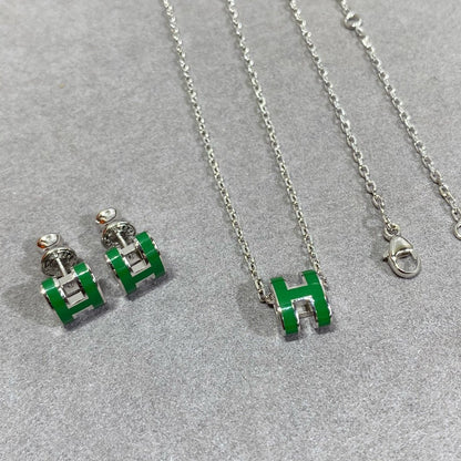 [LumiVibe]POP H GREEN NECKLACE SILVER AND GOLD