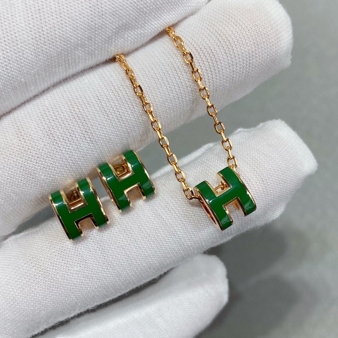 [LumiVibe]POP H GREEN NECKLACE SILVER AND GOLD