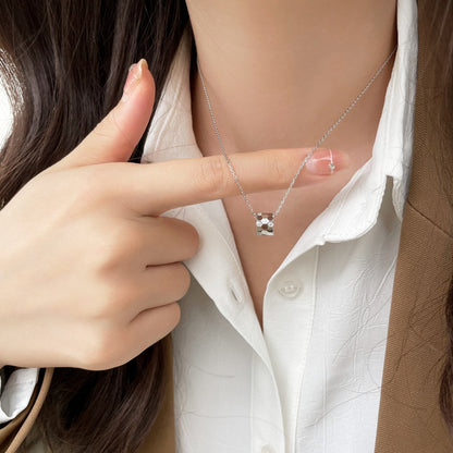 [LumiVibe]BEE MINI PEDANT DIAMOND NECKLACE