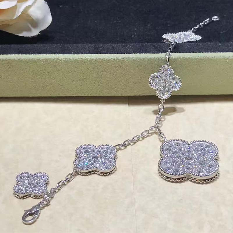 [LumiVibe]CLOVER 6 MOTIFS SILVER DIAMOND BRACELET
