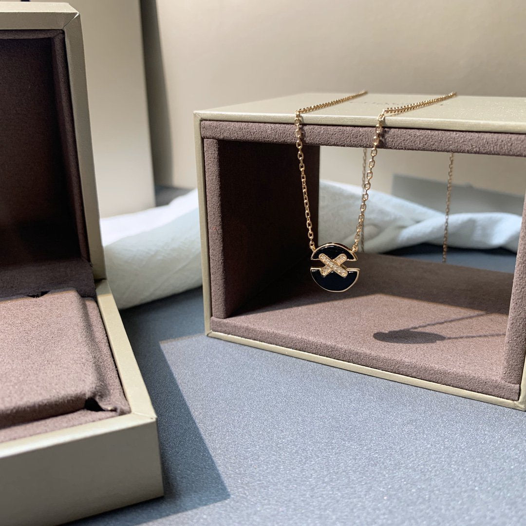 [LumiVibe]JEUX DE PINK GOLD DIAMOND NECKLACE