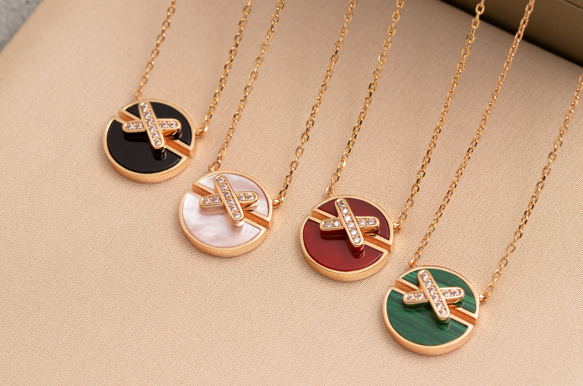 [LumiVibe]JEUX DE PINK GOLD DIAMOND NECKLACE