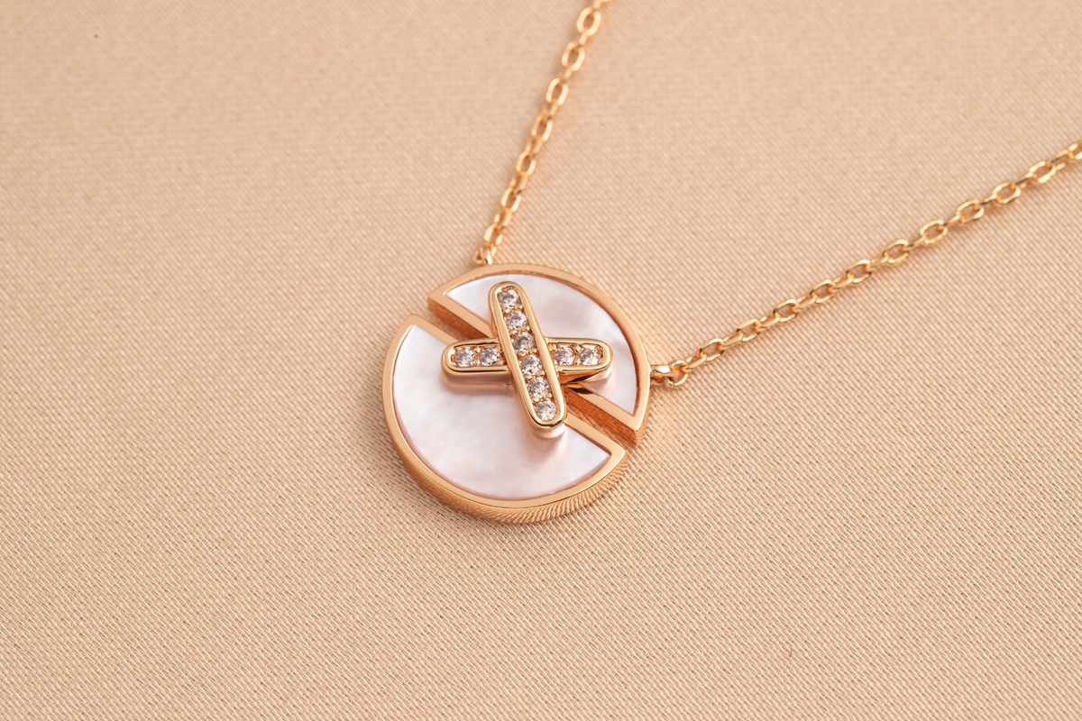 [LumiVibe]JEUX DE PINK GOLD DIAMOND NECKLACE