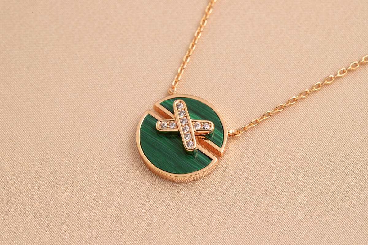 [LumiVibe]JEUX DE PINK GOLD DIAMOND NECKLACE