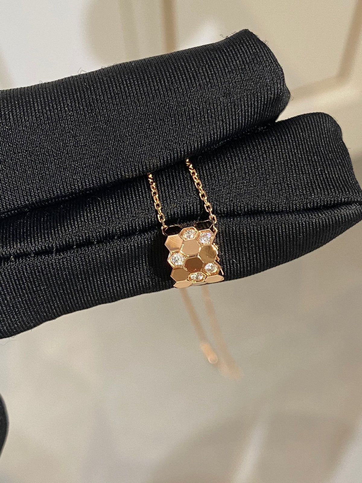 [LumiVibe]BEE LOVE DIAMOND NECKLACE