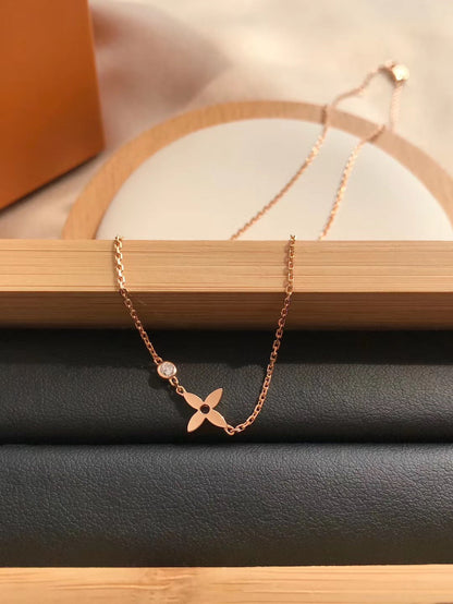 [LumiVibe]BLOSSOM PENDANT PINK GOLD AND DIAMOND