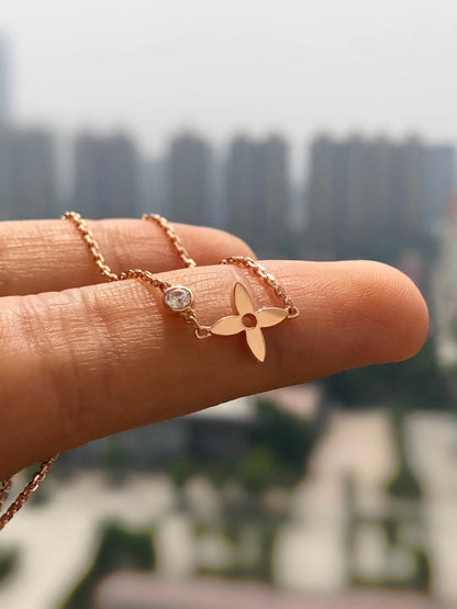 [LumiVibe]BLOSSOM PENDANT PINK GOLD AND DIAMOND