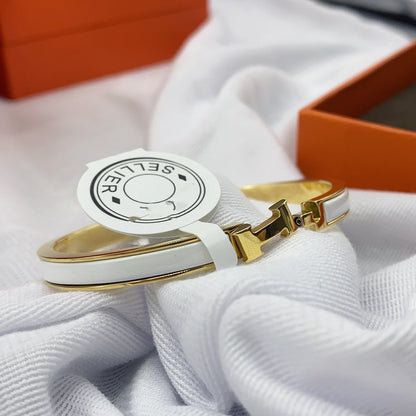 [LumiVibe]CLASSIC HM CLIC WHITE 8MM ENAMEL BRACELET