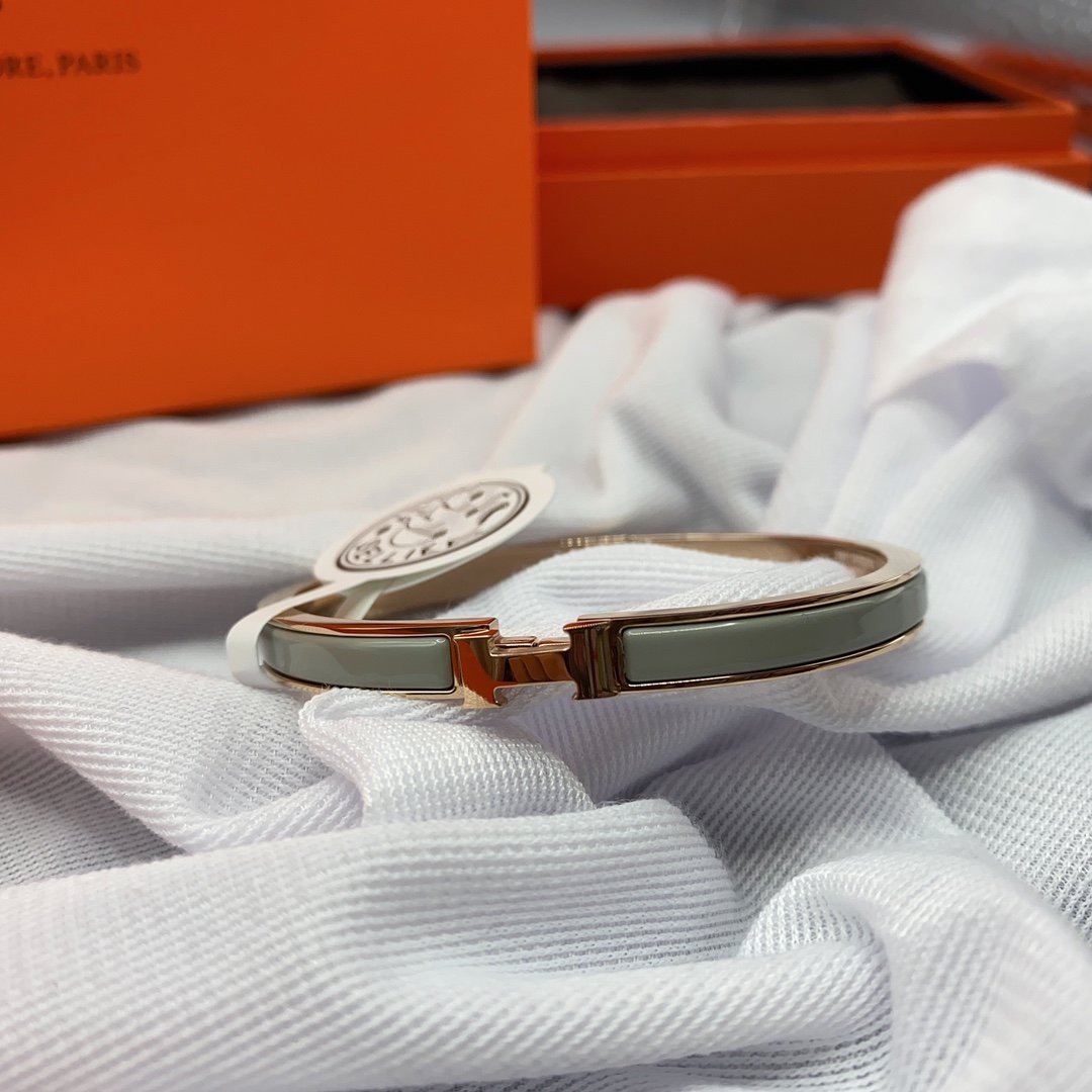 [LumiVibe]CLASSIC HM CLIC GREEN 8MM ENAMEL BRACELET