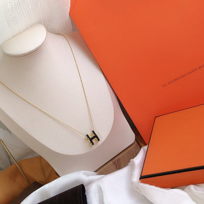 [LumiVibe]HM CLIC BLACK ENAMEL GOLD NECKLACE