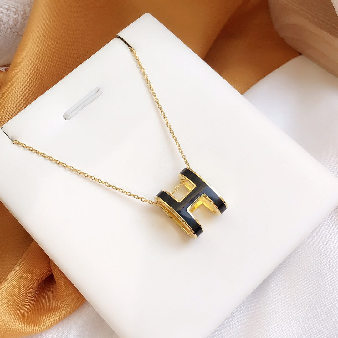 [LumiVibe]HM CLIC BLACK ENAMEL GOLD NECKLACE