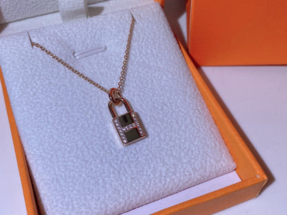 [LumiVibe]HM ADVANCED NICHE LOCK HEAD NECKLACE DIAMONDS
