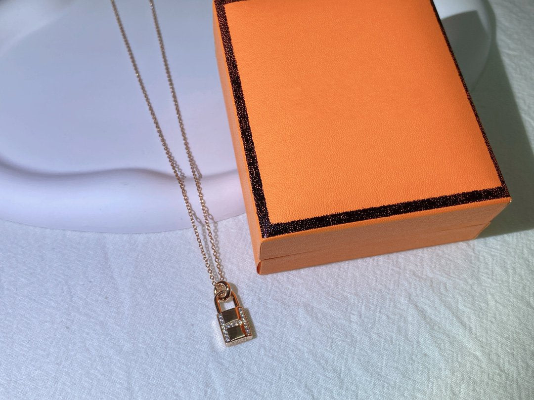 [LumiVibe]HM ADVANCED NICHE LOCK HEAD NECKLACE DIAMONDS