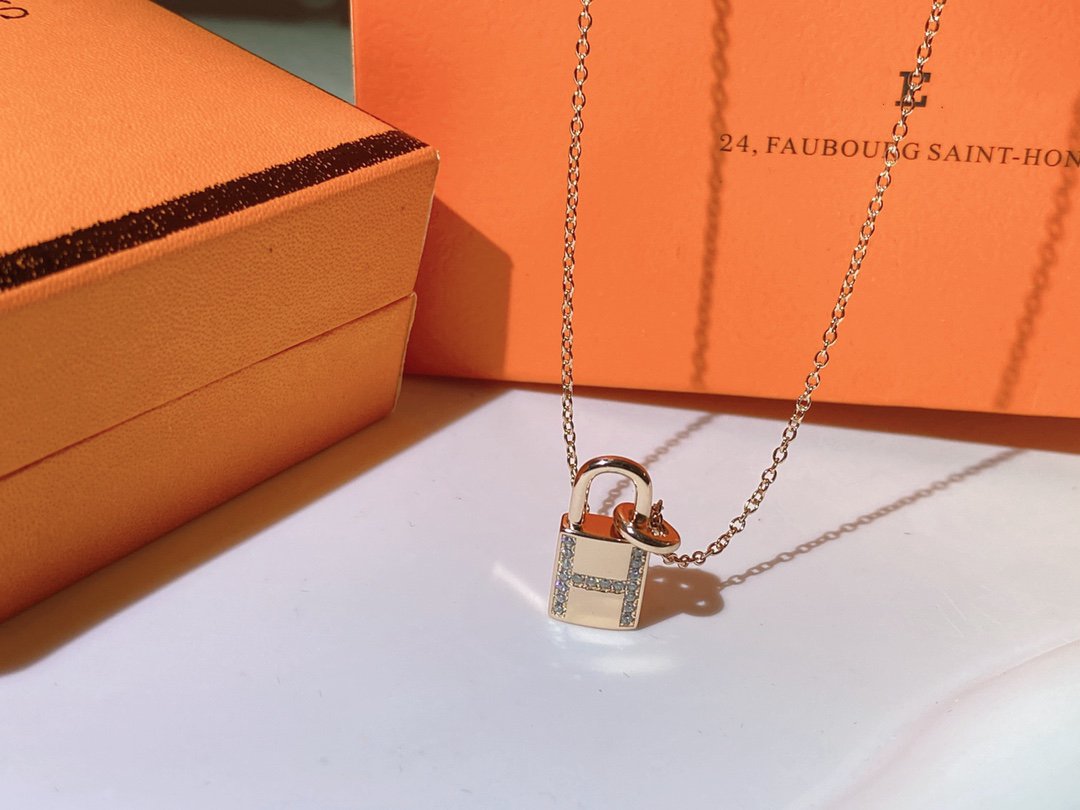 [LumiVibe]HM ADVANCED NICHE LOCK HEAD NECKLACE DIAMONDS