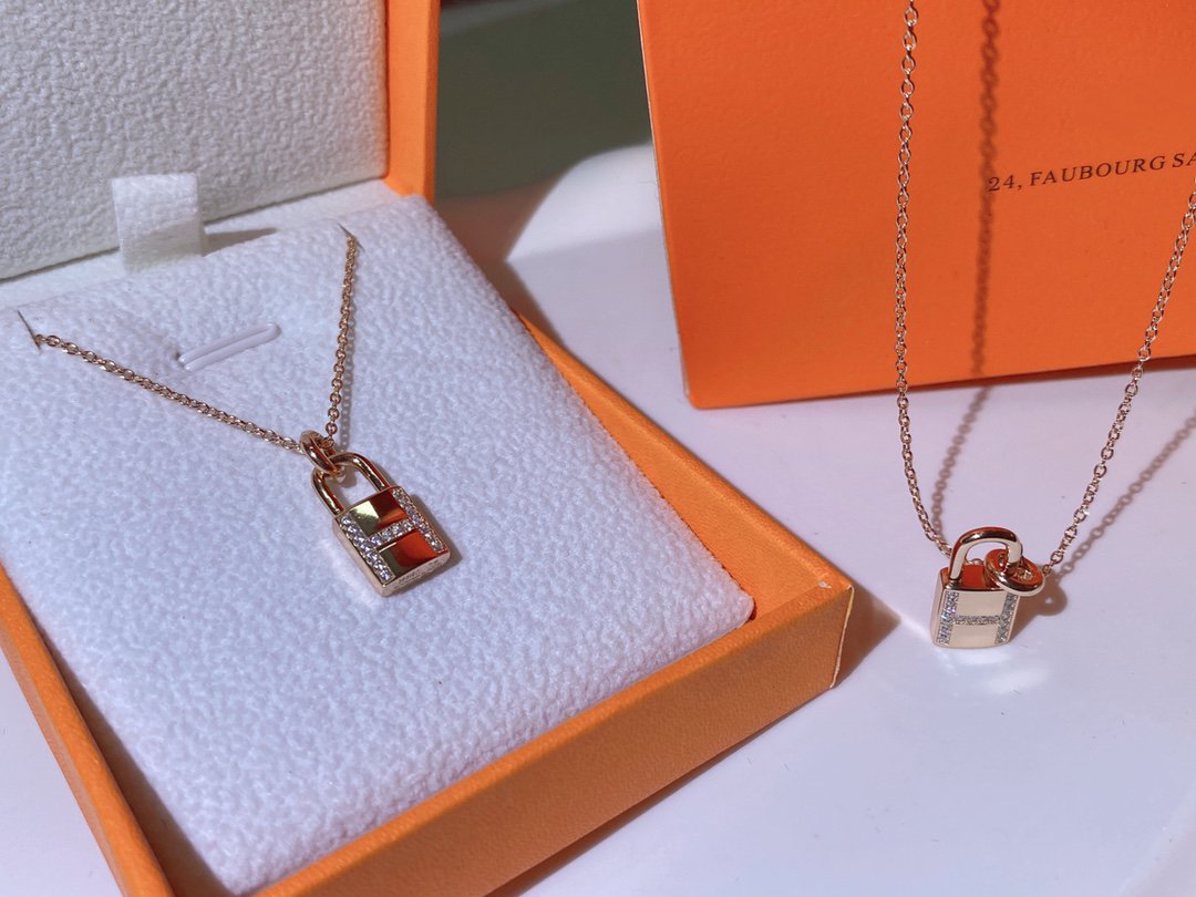 [LumiVibe]HM ADVANCED NICHE LOCK HEAD NECKLACE DIAMONDS