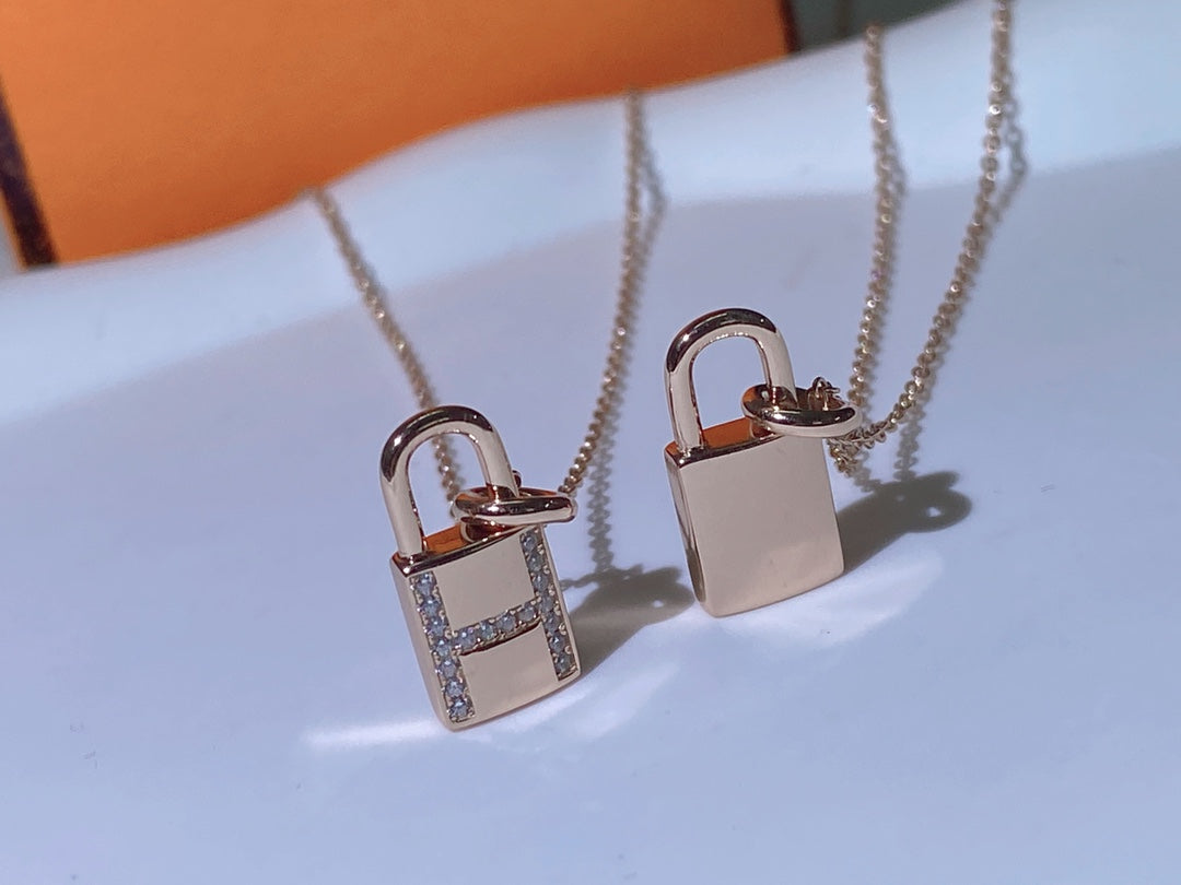 [LumiVibe]HM ADVANCED NICHE LOCK HEAD NECKLACE DIAMONDS
