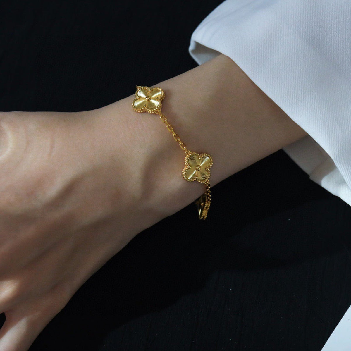 [LumiVibe] CLOVER 5 MOTIF LASER BRACELET COLLECTION