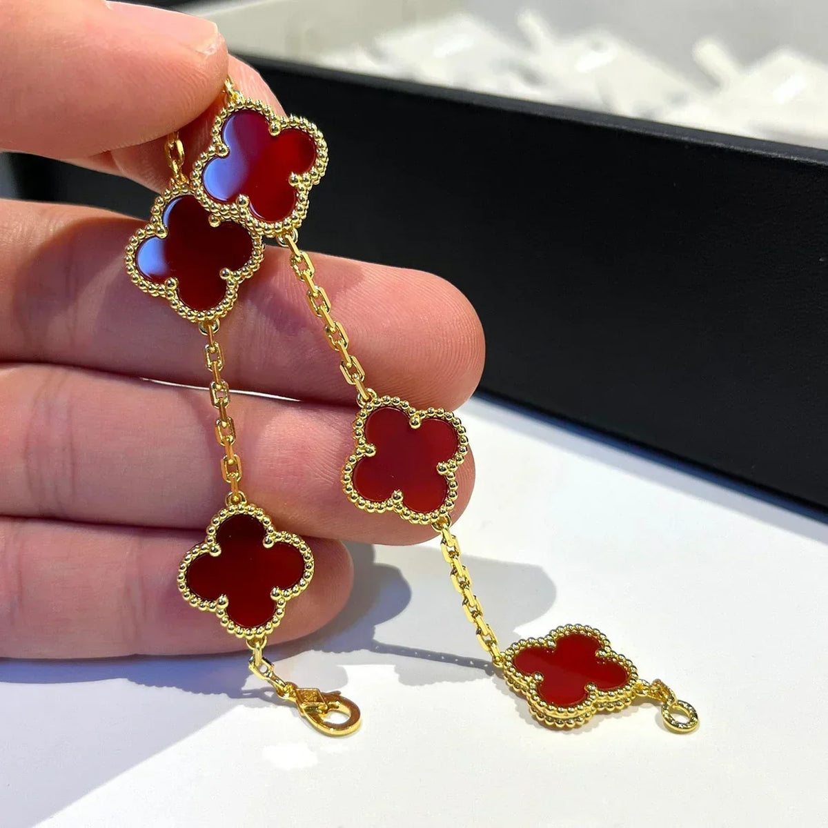 [LumiVibe] CLOVER 5 MOTIF RED CORNELIAN BRACELET COLLECTION