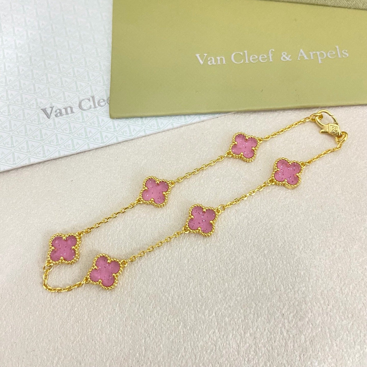 [Lumivibe]2026 NEW CLOVER 6 MOTIF BUBBLE PINK ENAMEL BRACELET