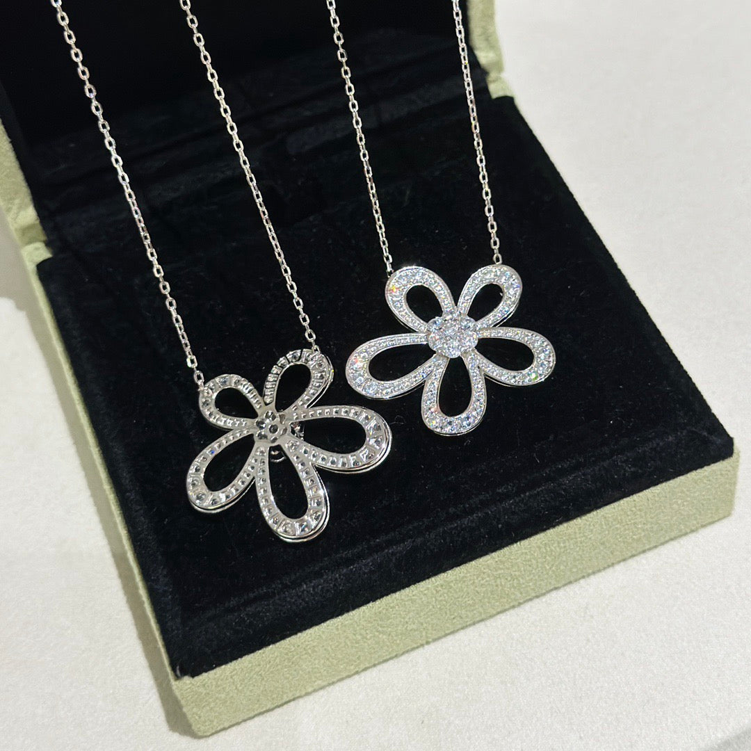 [LumiVibe]FLOWERLACE NECKLACE FULL DIAMONDS