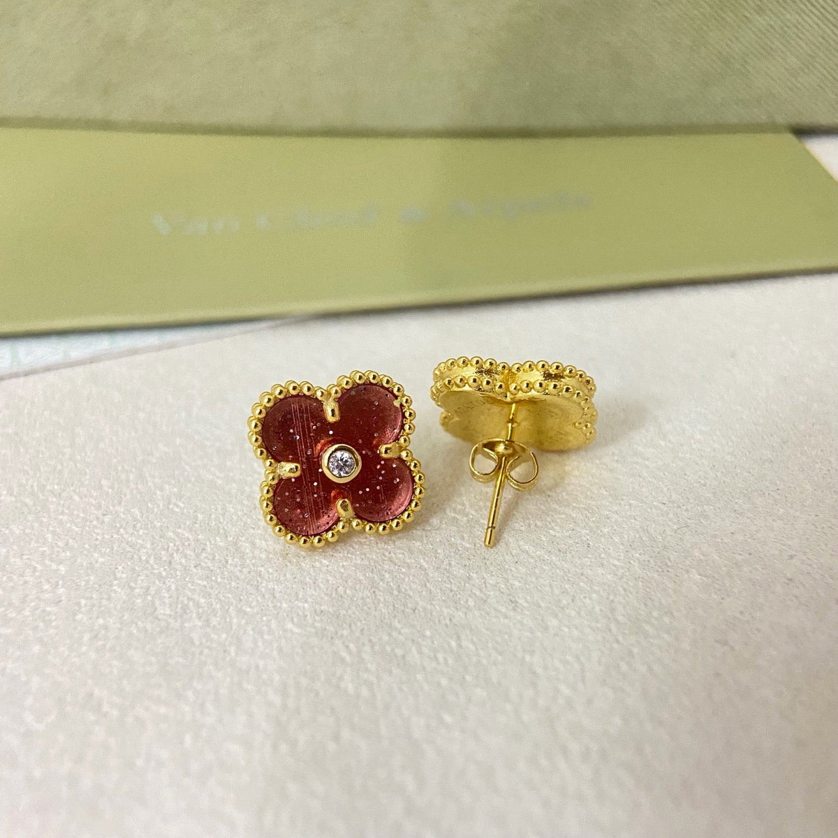 [Lumivibe]2026 NEW  CLOVER 1 MOTIFPINK ENAMEL STUD EARRINGS WITH DIAMONDS