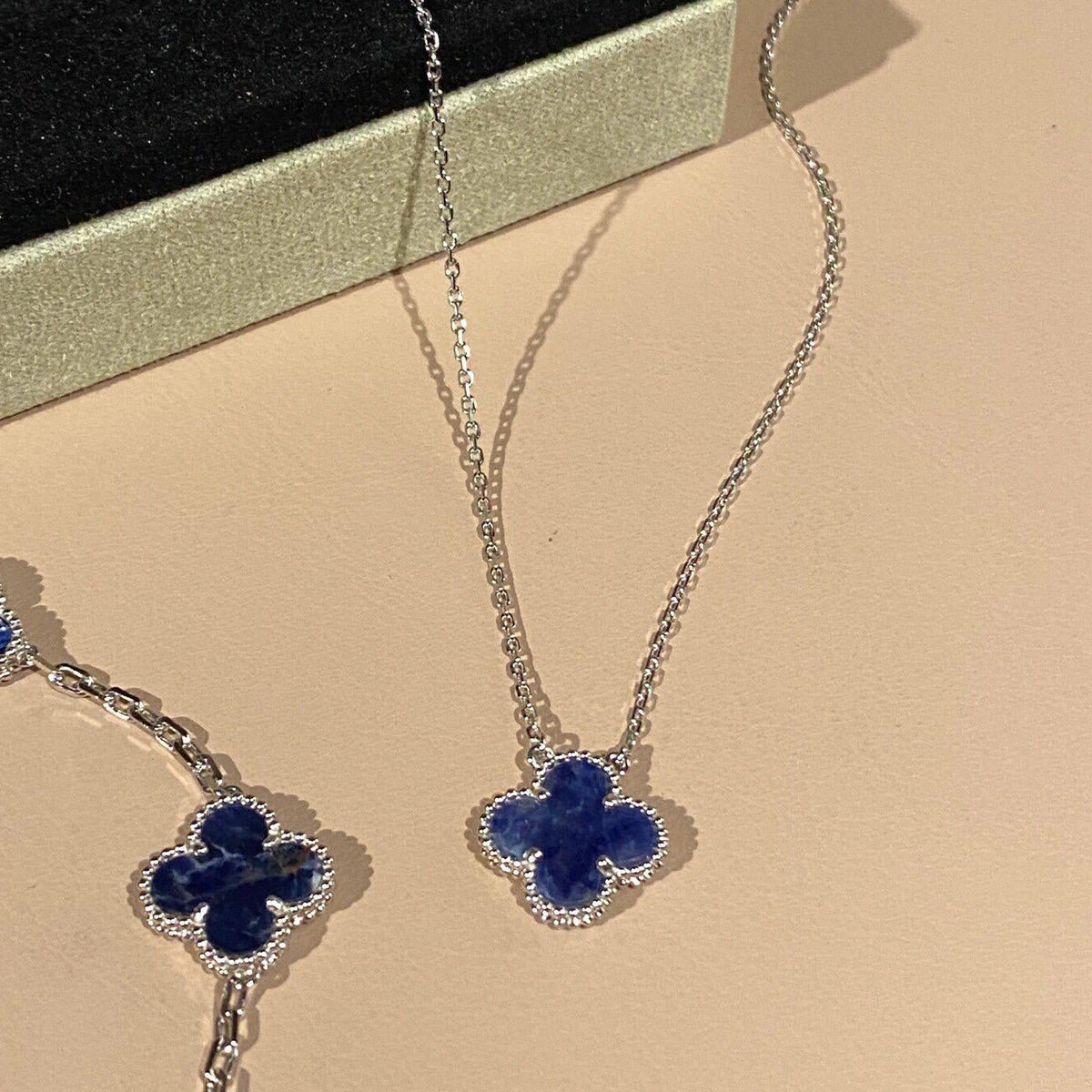 [LumiVibe]CLOVER 15MM PIETERSITE NECKLACE SILVER