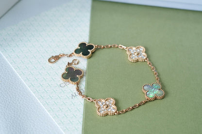 [LumiVibe] CLOVER 5 MOTIF GRAY MOP BRACELET COLLECTION
