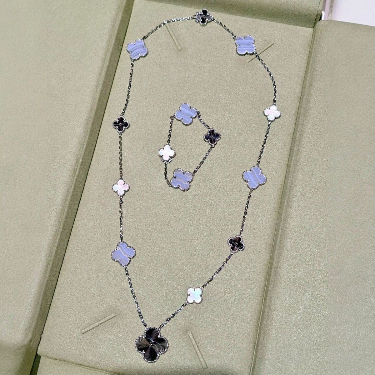 [LumiVibe]DETACHABLE CLOVER 15(11+4) FLOWER SILVER NECKLACE SET