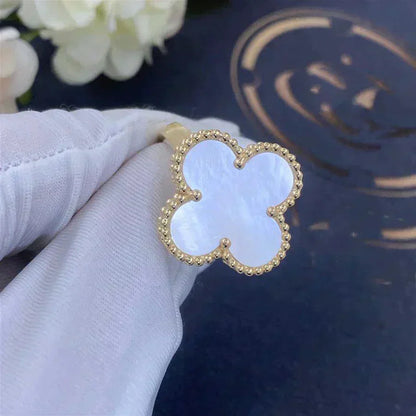 [LumiVibe]CLOVER WHITE MOP RING