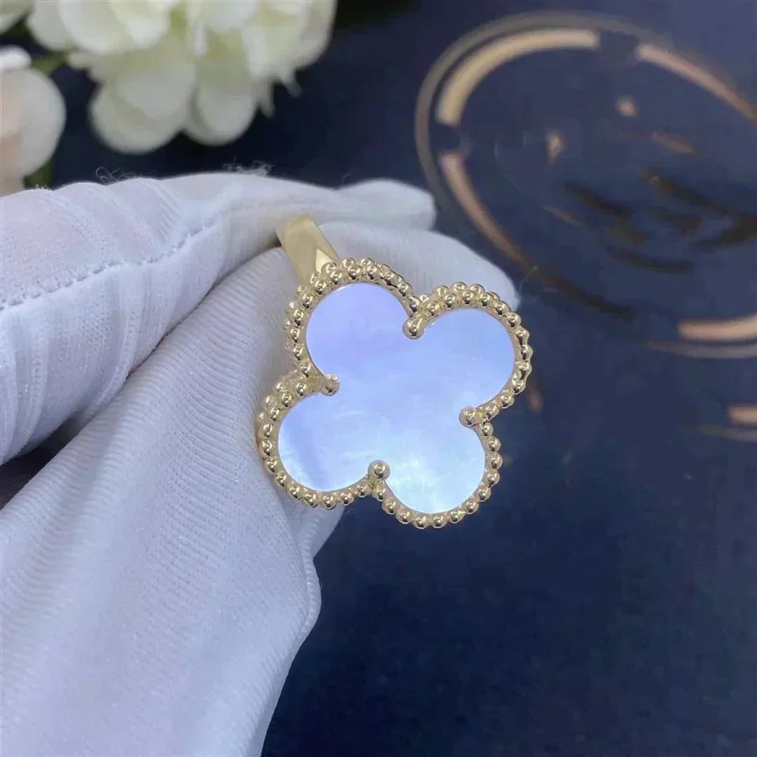 [LumiVibe]CLOVER WHITE MOP RING