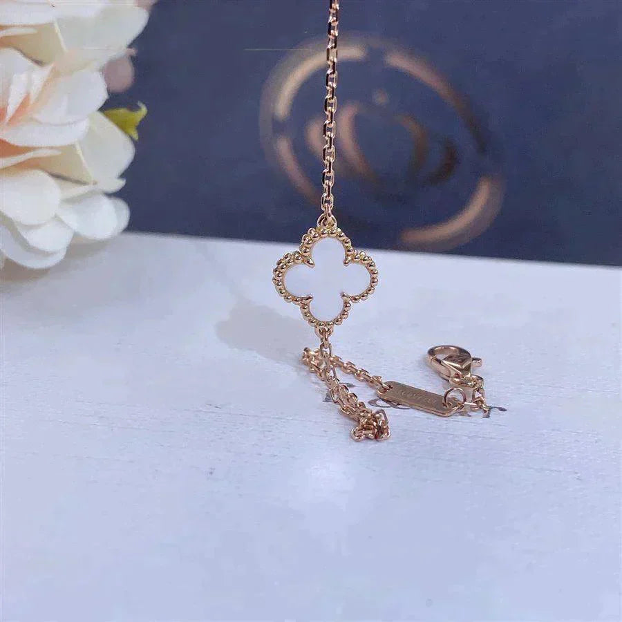 [LumiVibe]CLOVER WHITE MOP SINGLE FLOWER BRACELET