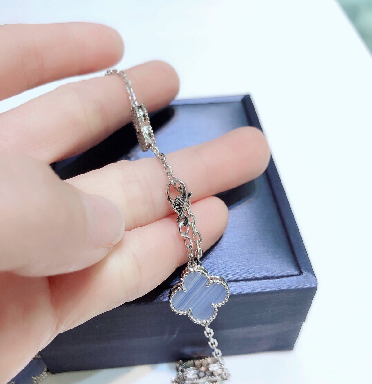 [LumiVibe]CLOVER 10 MOTIFS CHALCEDONY DIAMONDS SILVER NECKLACE