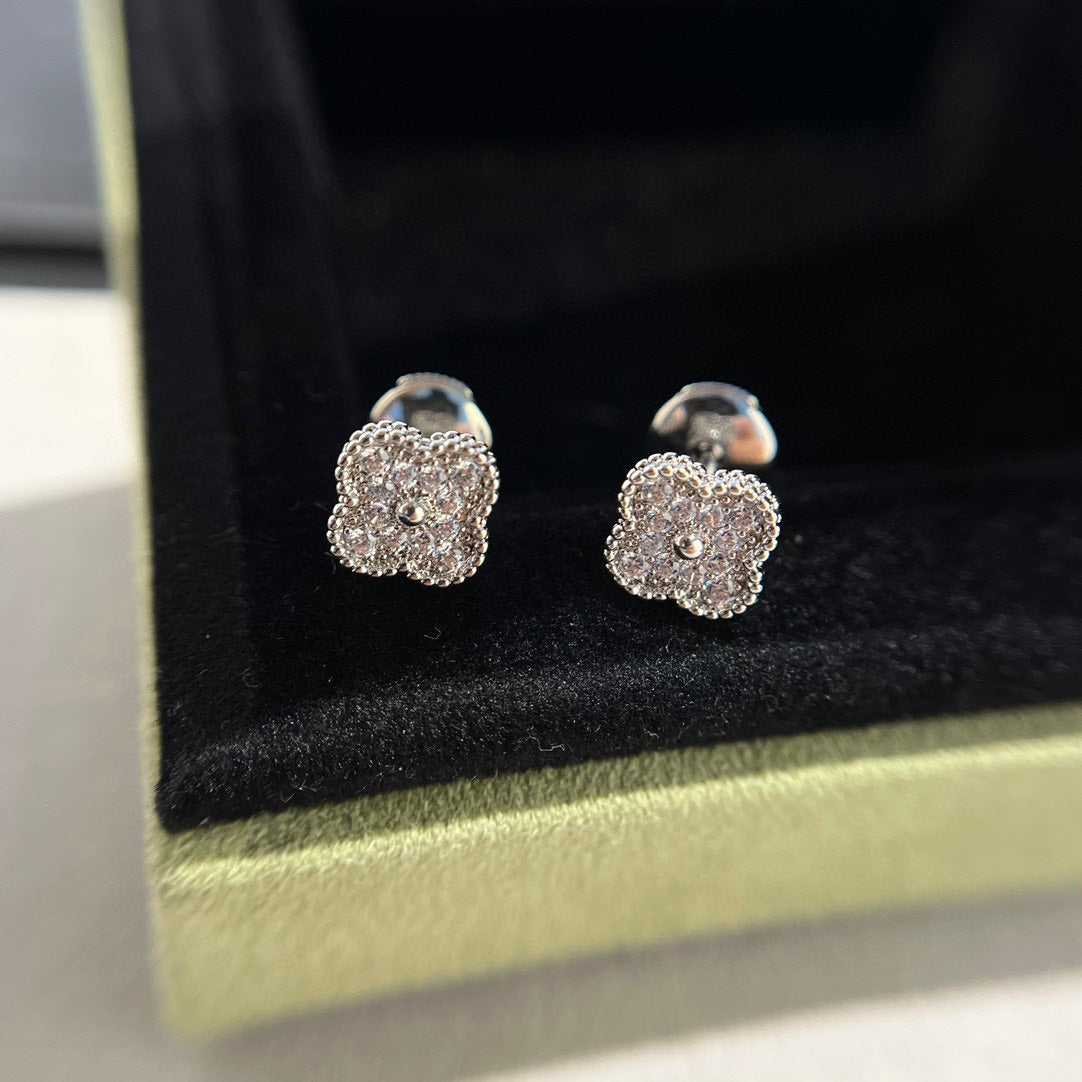 [LumiVibe]CLOVER MINI DIAMOND STUD EARRINGS