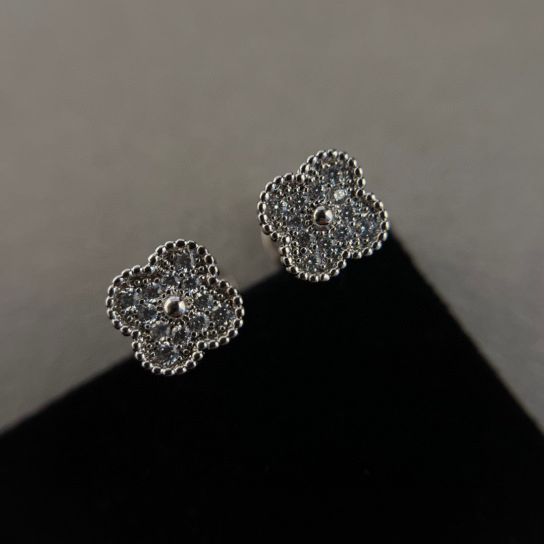 [LumiVibe]CLOVER MINI DIAMOND STUD EARRINGS