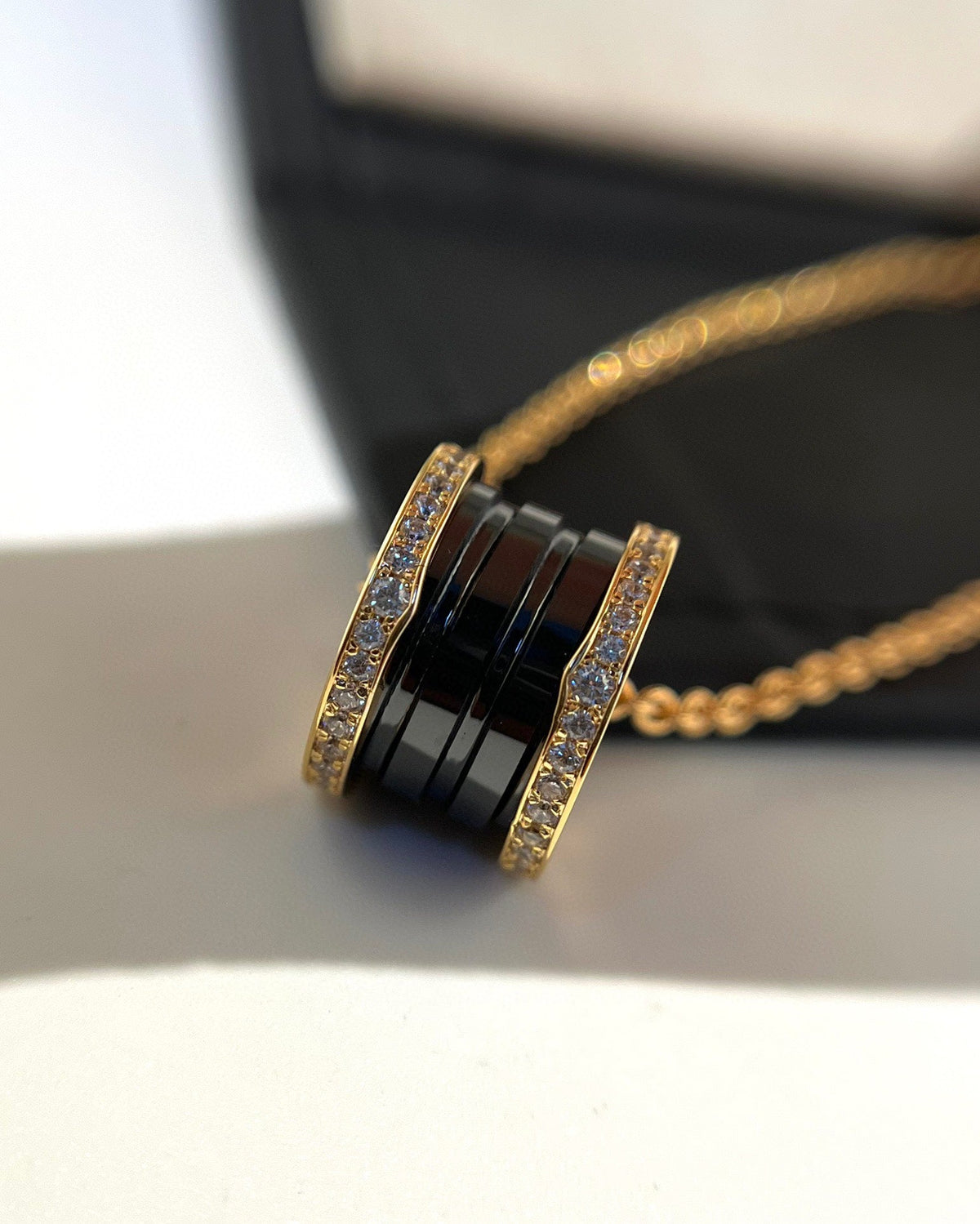 [LumiVibe]ZERO 1 BLACK CERAMIC DIAMOND PINK GOLD NECKLACE